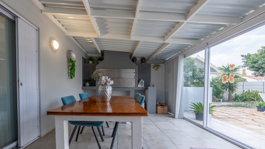 3 Bedroom Property for Sale in Sunningdale Western Cape